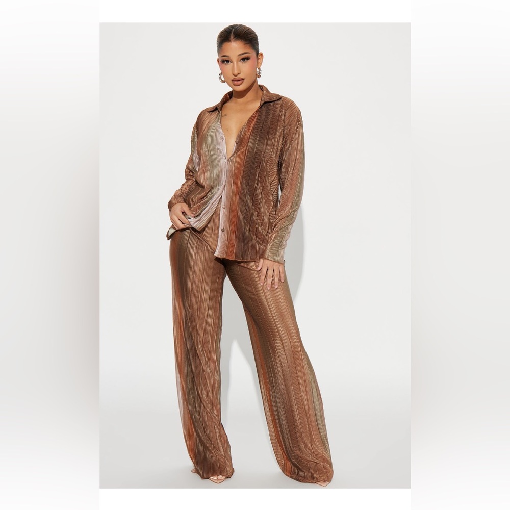 Isabel Shimmer Plisse Pant Set - Picture 3 of 4